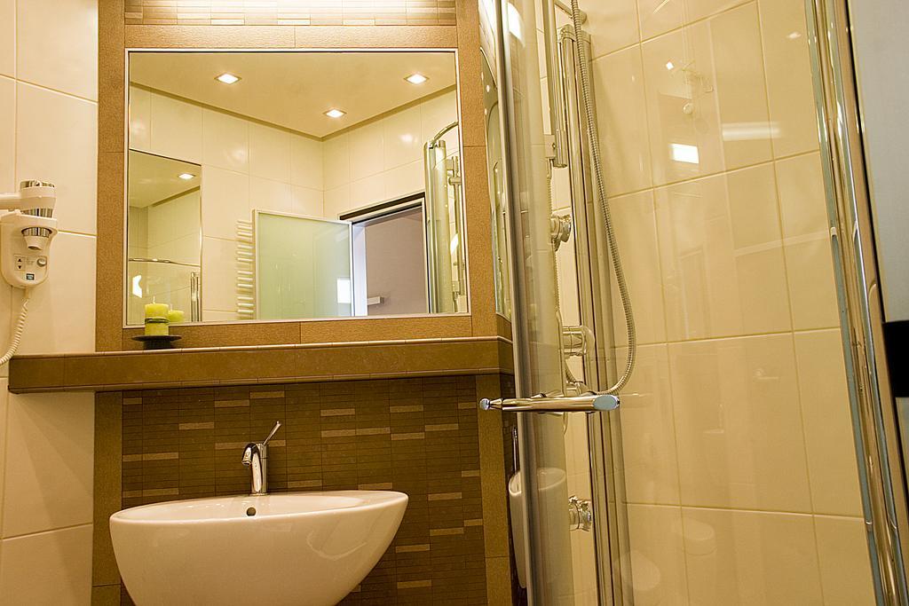 Hotel Diadem Omis Bilik gambar